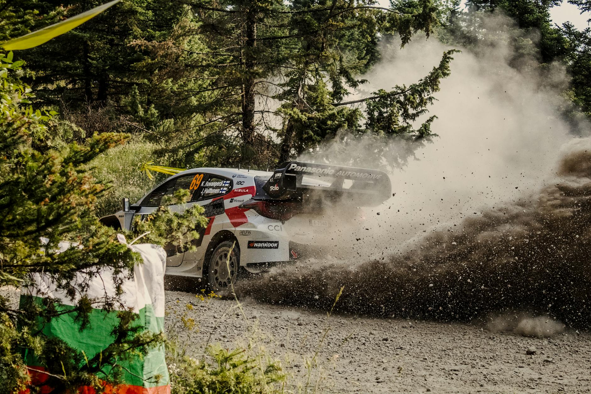 பிஜேபியும் சிபிஎம்மும் ஒன்றுதான் என்று கேரளாவில் ரேவந்த் ரெட்டி கூற்று