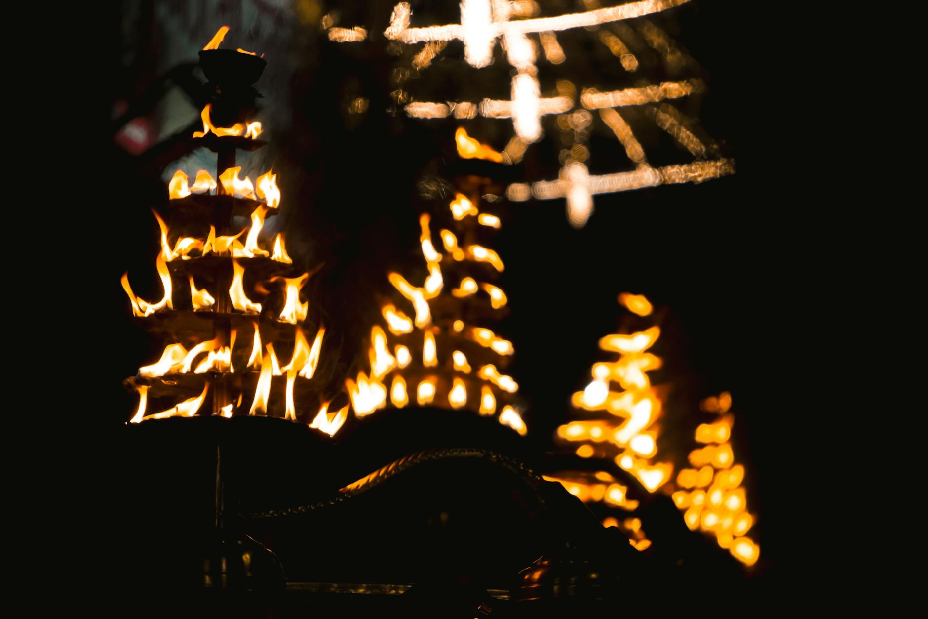 இரான் டிரம்ப்பின் எச்சரிக்கையை நிராகரித்தது; குவைத்தில் எண்ணெய் வளாகத்தில் தீ