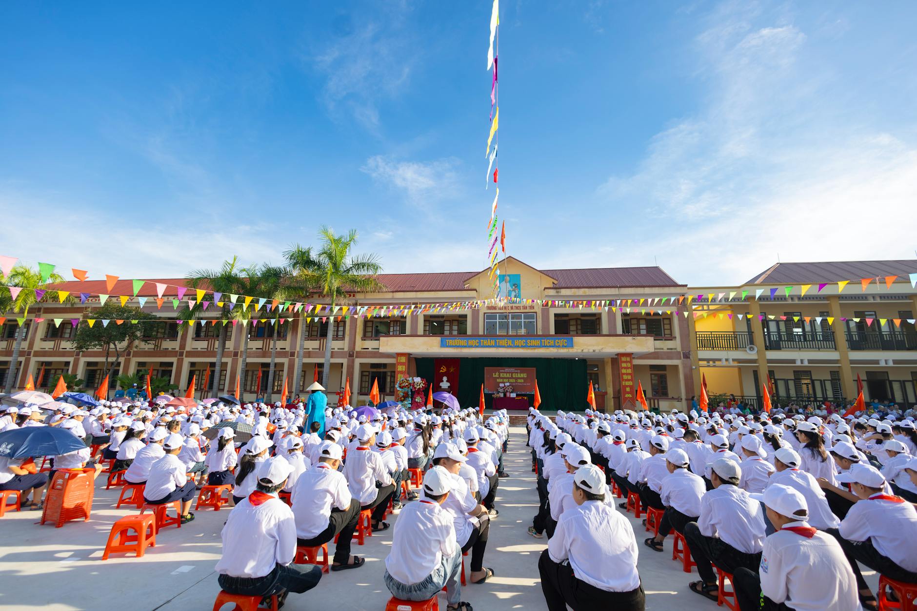 ஏப்ரல் 6 பள்ளி விழா செய்திகள்: முக்கிய தேசிய சர்வதேச விளையாட்டு வணிக தகவல்கள்