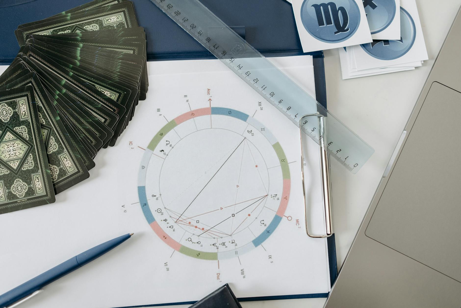 கும்பம் ராசி இன்றைய பலன்: மூத்த குழந்தைகளிடம் கோபப்படாதீர்கள்