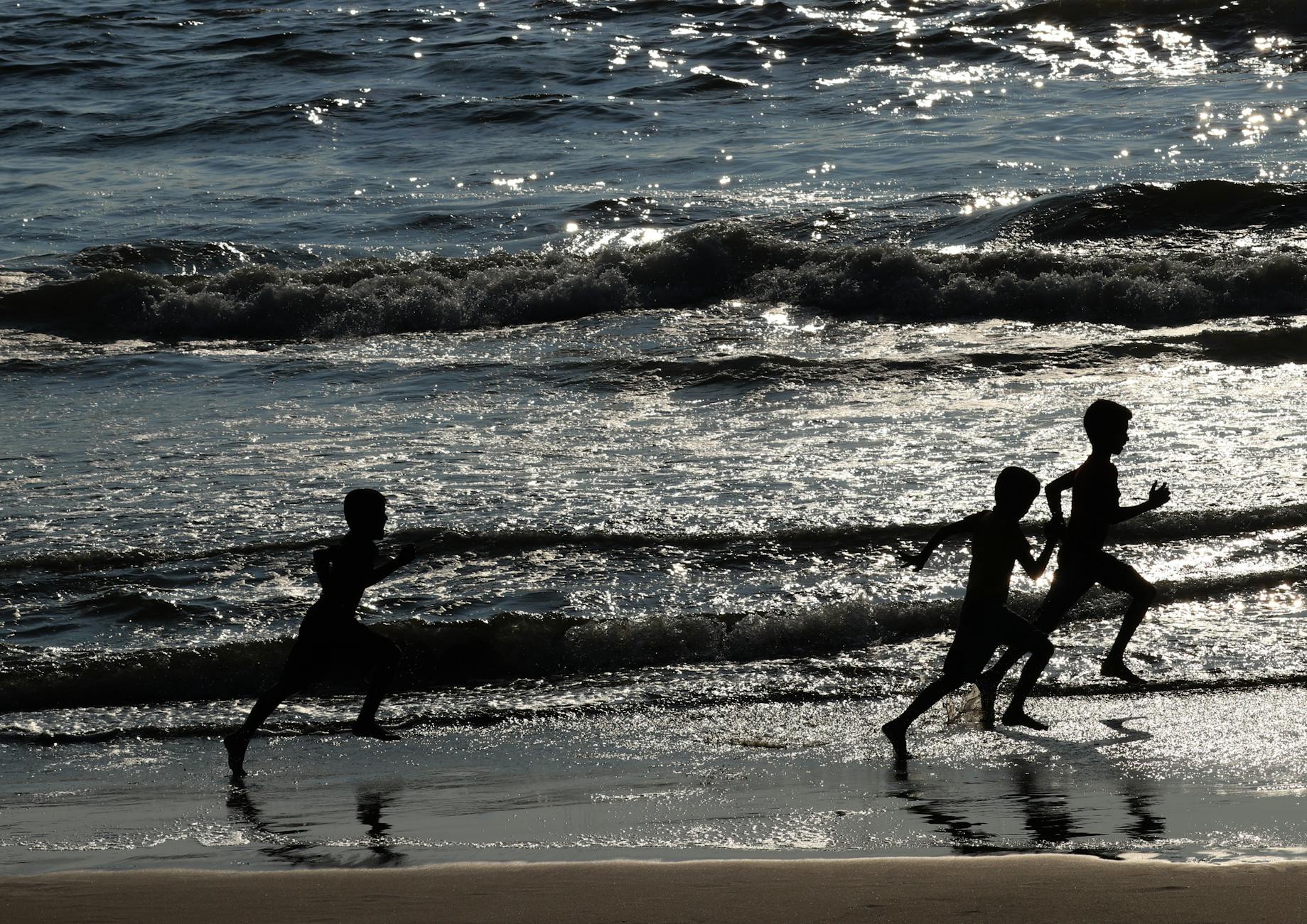 தமிழகத்தில் பத்து இடங்களில் வெயில் நூறு டிகிரி தாண்டியது