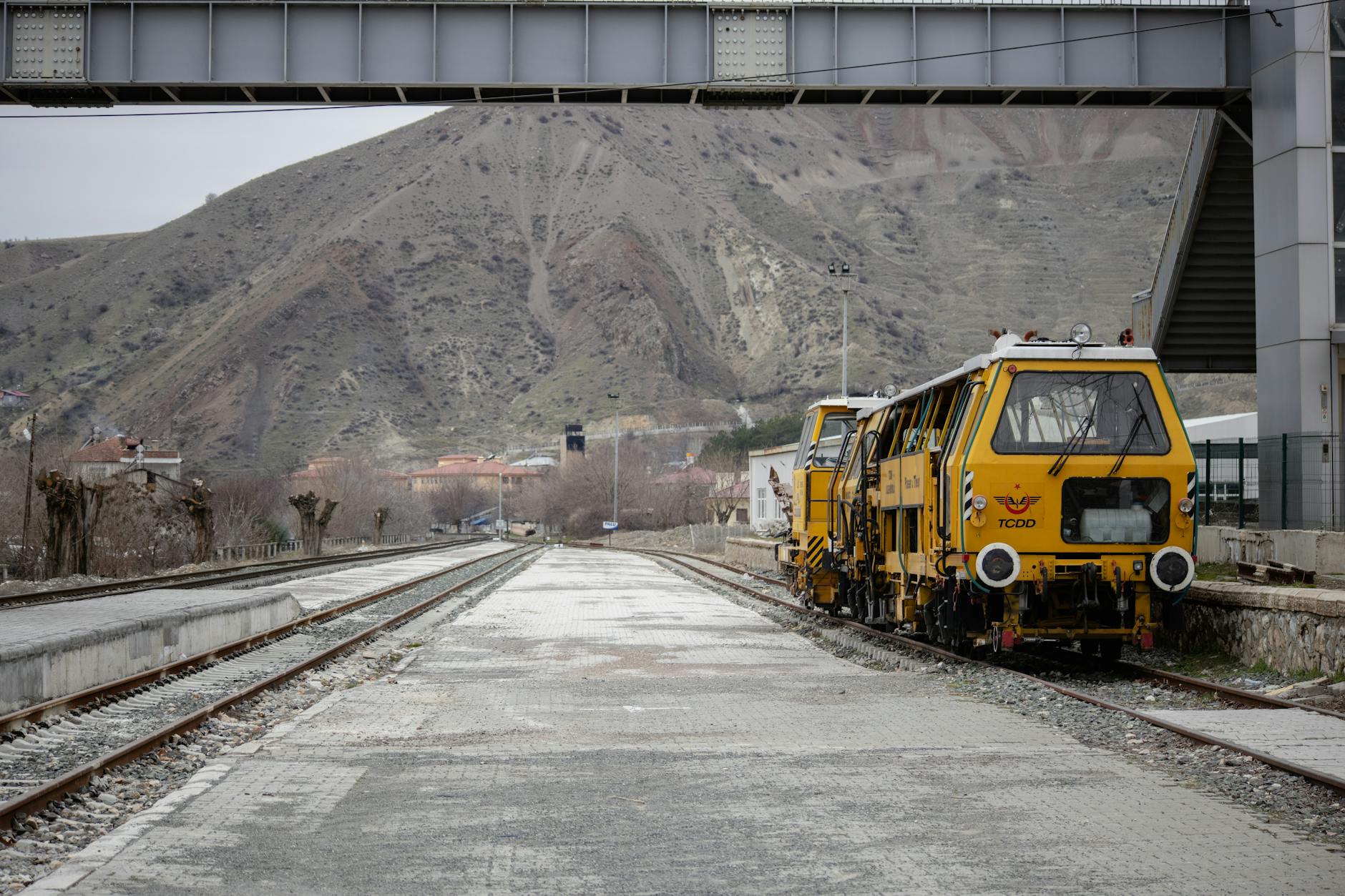 நாளை இரண்டு ரயில்கள் தாமதமாக இயக்கப்படும் - ரயில்வே அறிவிப்பு