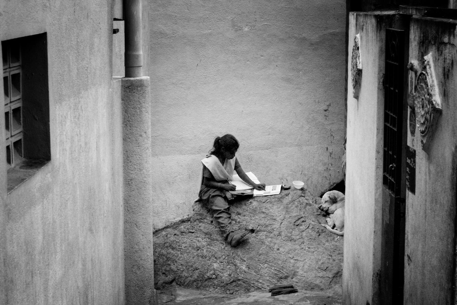 வறுமையால் கிட்னி விற்கும் நிலை - பழனிசாமி குற்றச்சாட்டு