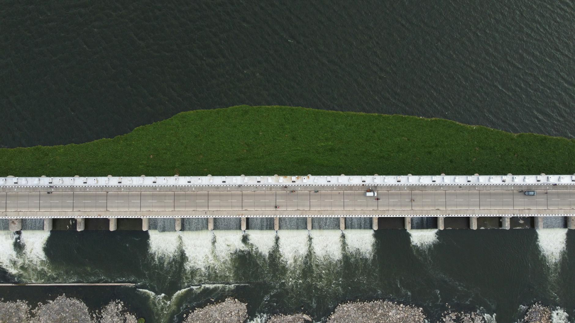 மேகதாது அணை: தமிழக அரசு சுப்ரீம் கோர்ட்டில் மறு ஆய்வு மனு