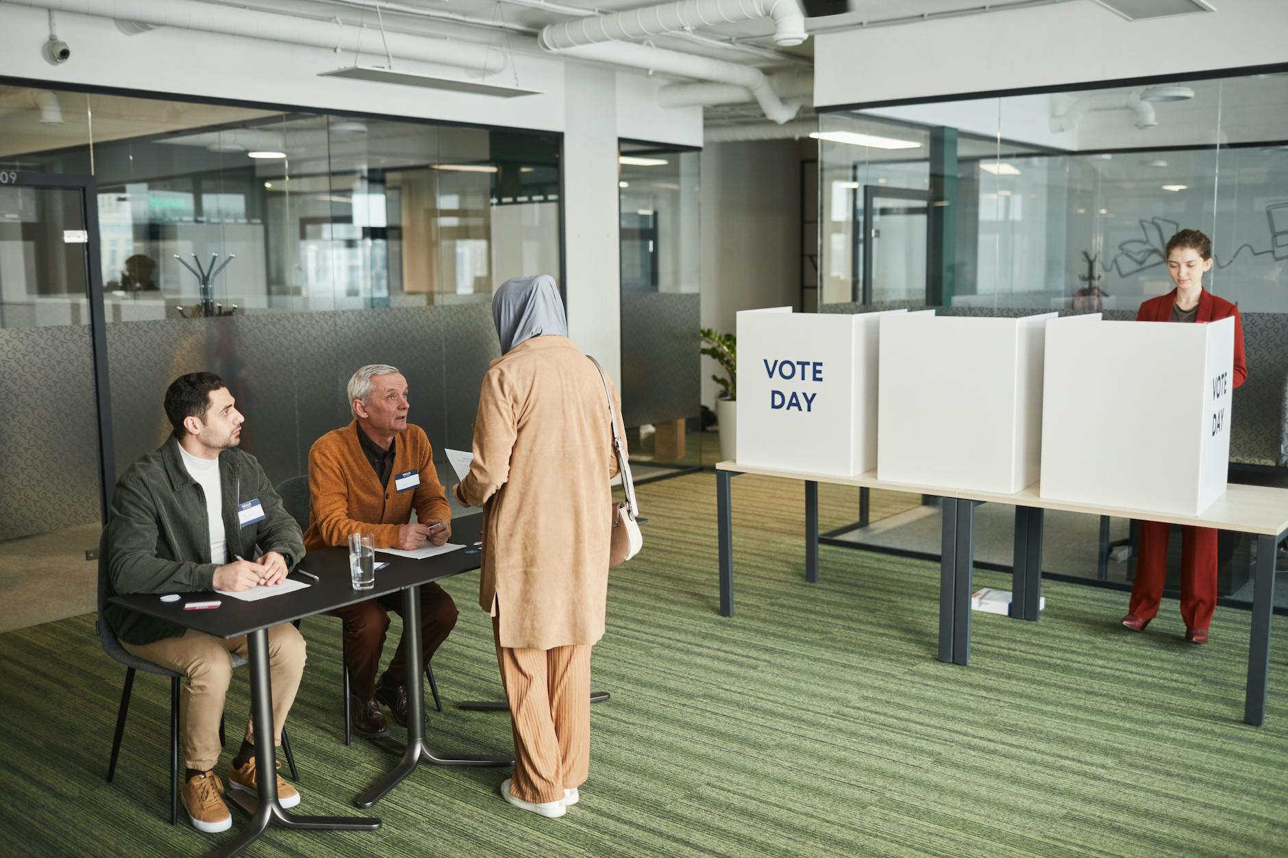 மகளிர் இட ஒதுக்கீடு, எல்லை நிர்ணயம் மசோதாக்களுக்கு லோக்சபாவில் இன்று வாக்கெடுப்பு