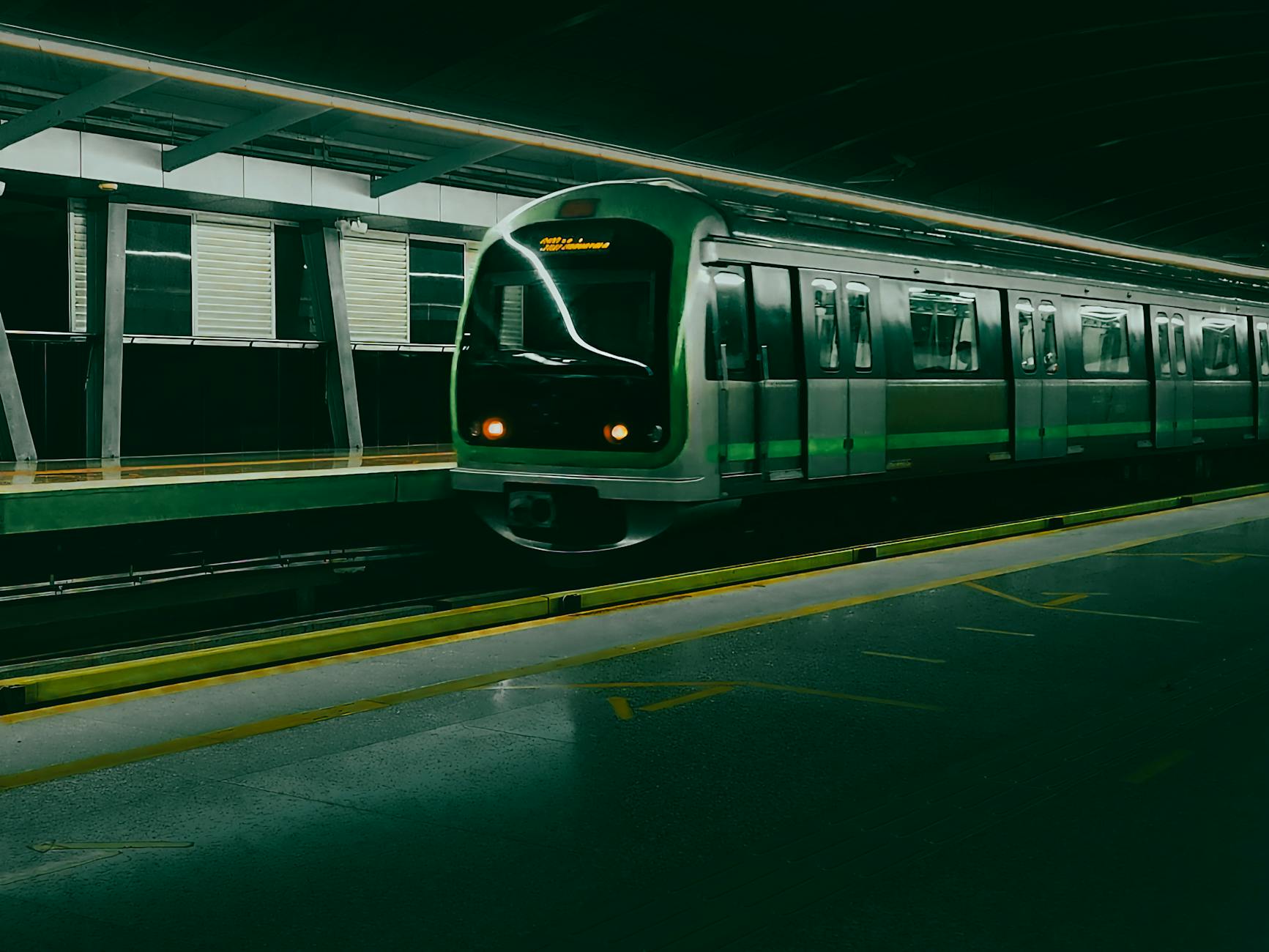 மெட்ரோ ரயிலில் விதிமீறல்களுக்கு கடும் அபராதம் அறிவிப்பு