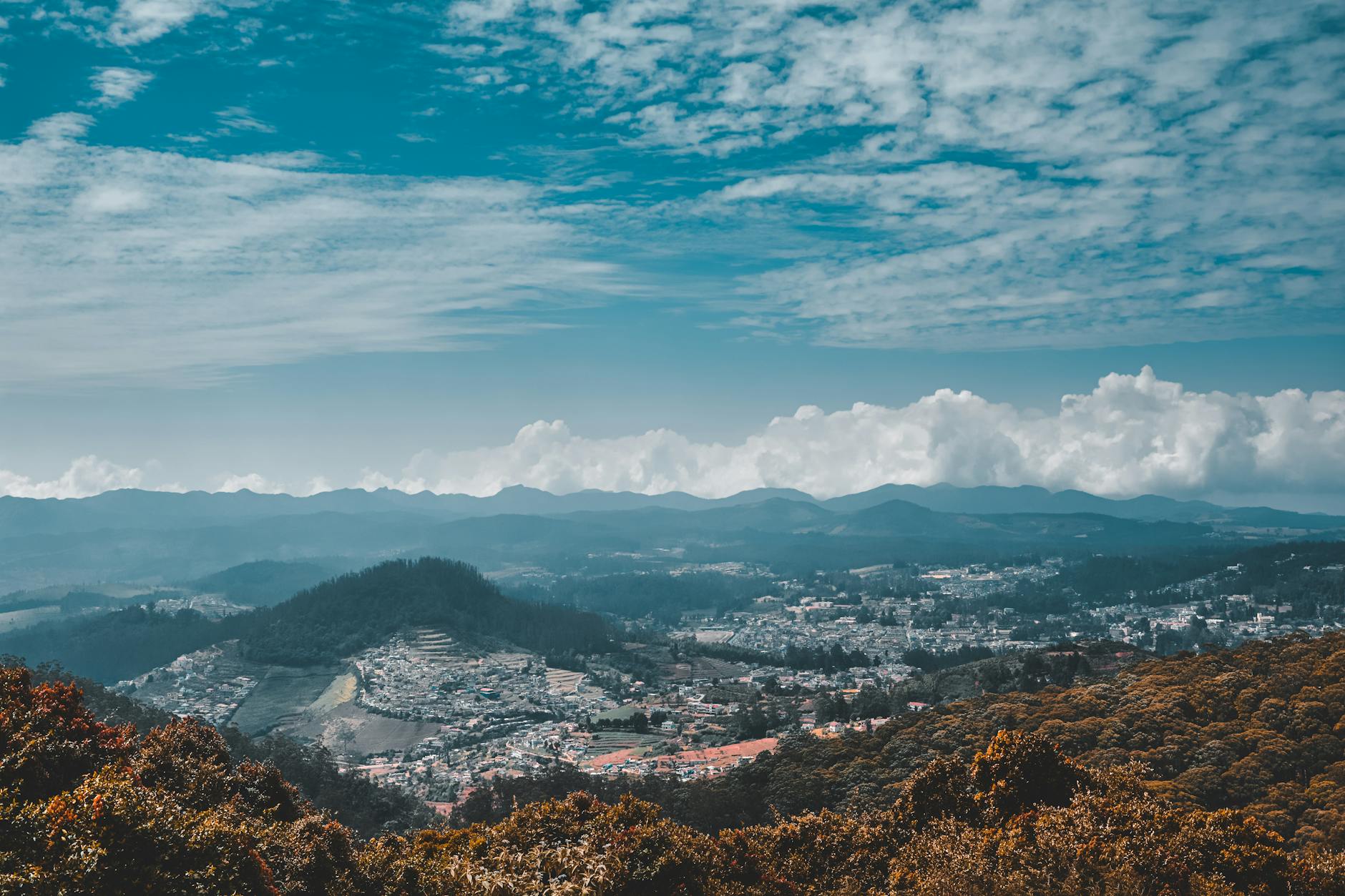 தமிழகத்தில் ஊட்டி, கொடைக்கானல் உள்ளிட்ட அனைத்து சுற்றுலா தலங்களும் நாளை மூடப்படுகின்றன