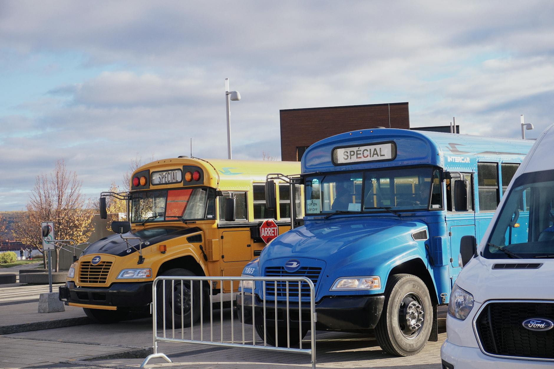 சொந்த ஊர் பயணத்திற்காக 1000க்கும் மேற்பட்ட சிறப்பு பேருந்துகள் இயக்கம்