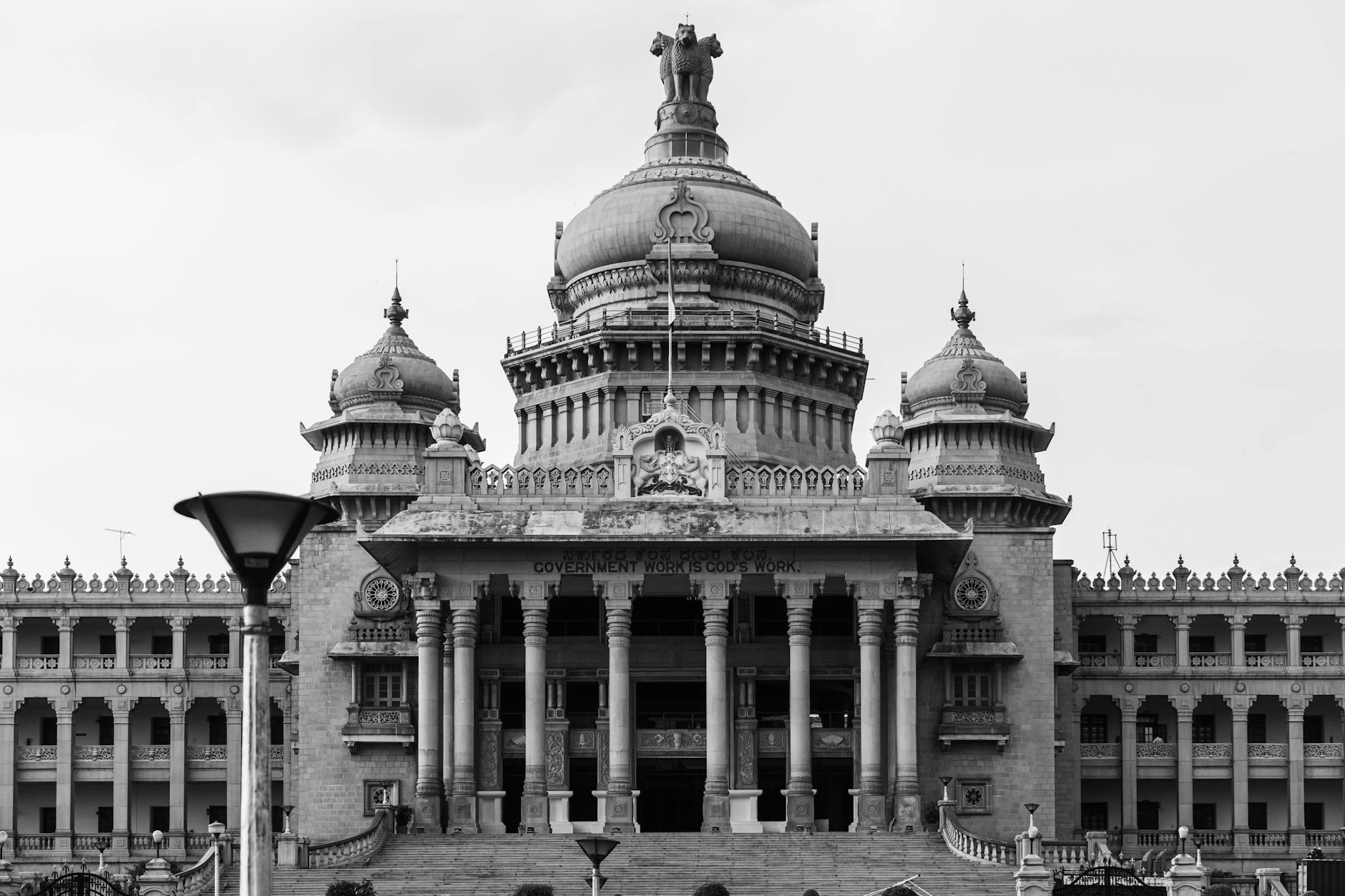 திமுக, அதிமுக அரசு அமைக்க முயன்றால் 108 தமிழக வெற்றி கழக எம்எல்ஏக்களும் ராஜினாமா செய்வோம்: தகவல்